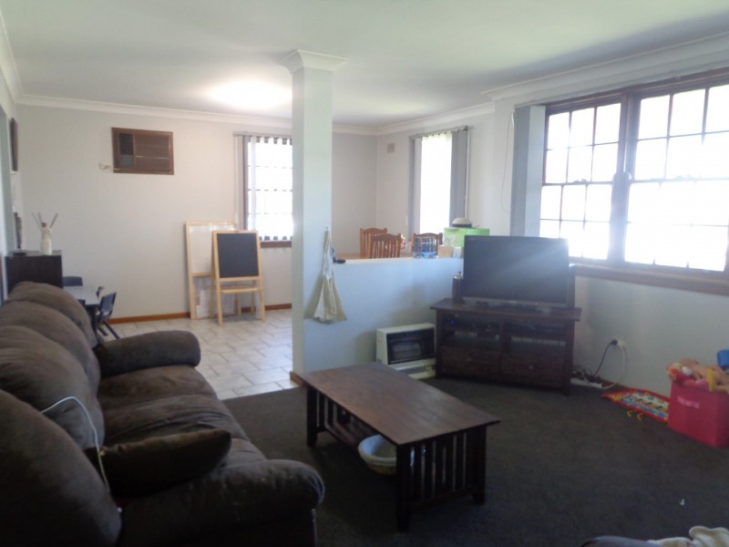 20 Tangaloa Crescent, Lethbridge Park NSW 2770