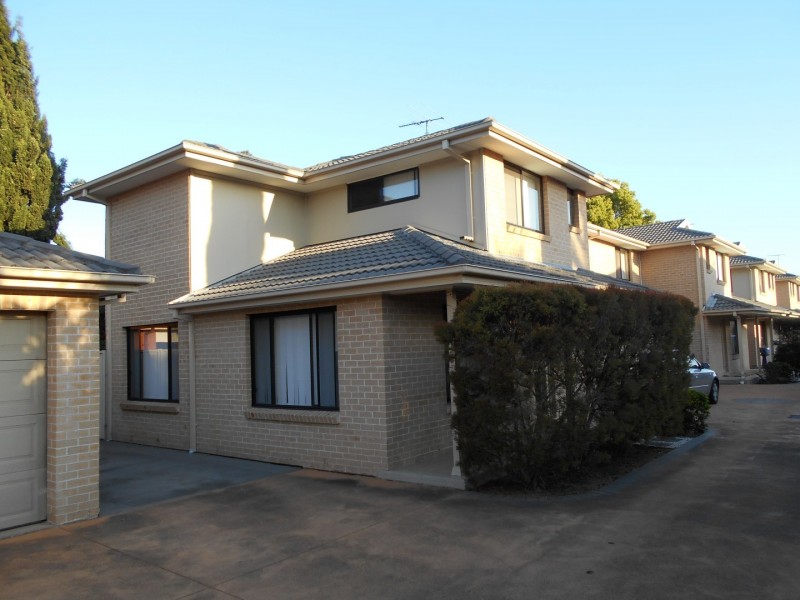 2/94 Saddington Street, St Marys NSW 2760