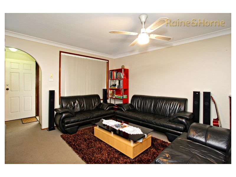 137 Banks Drive, St Clair NSW 2759