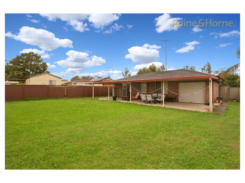 137 Banks Drive, St Clair NSW 2759