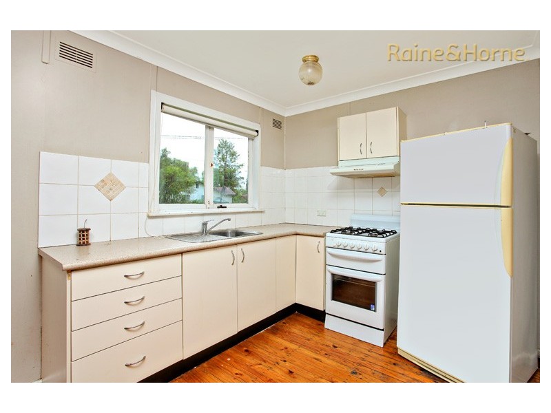 13 Dampier Place, Whalan NSW 2770