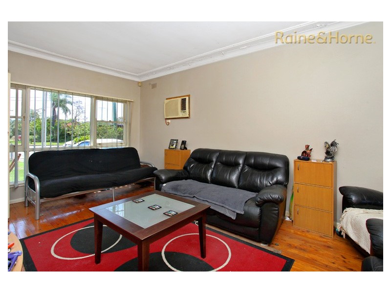 33 Macleay Crescent, St Marys NSW 2760