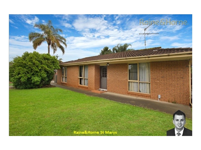 10 Bren Close, St Clair NSW 2759