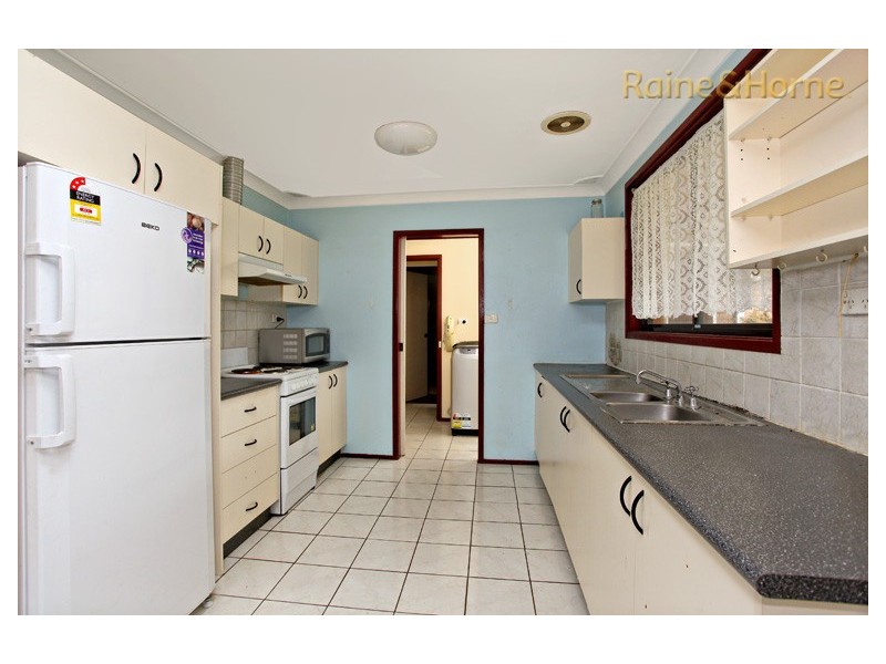 10 Bren Close, St Clair NSW 2759