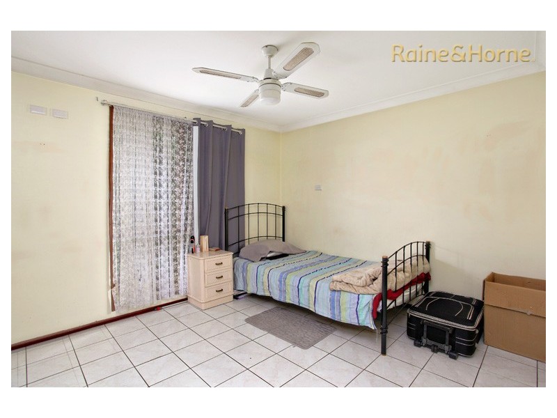 10 Bren Close, St Clair NSW 2759