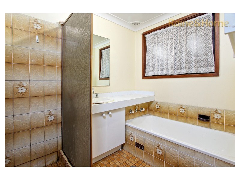 10 Bren Close, St Clair NSW 2759