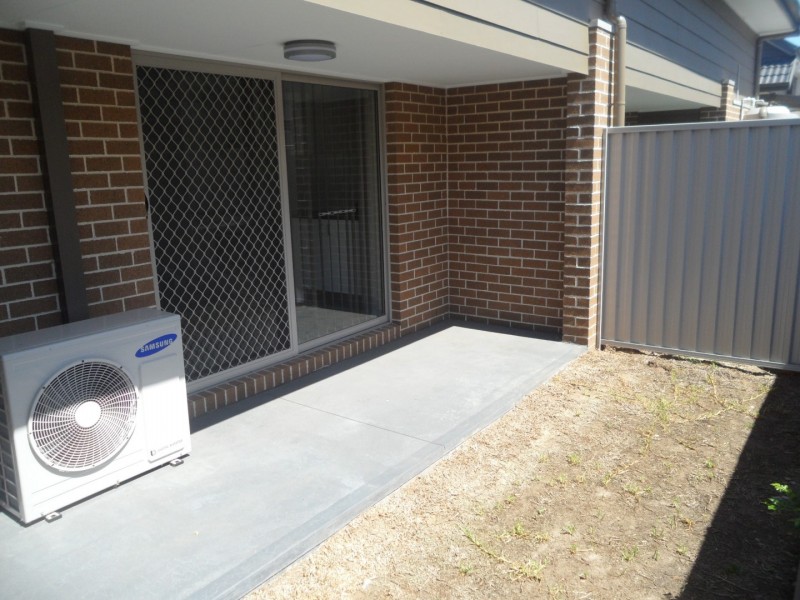 2/60 Brisbane Street, Oxley Park NSW 2760