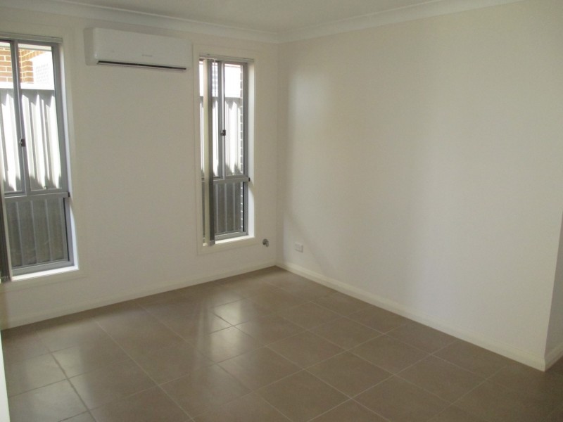 12 Stawell Street, Ropes Crossing NSW 2760