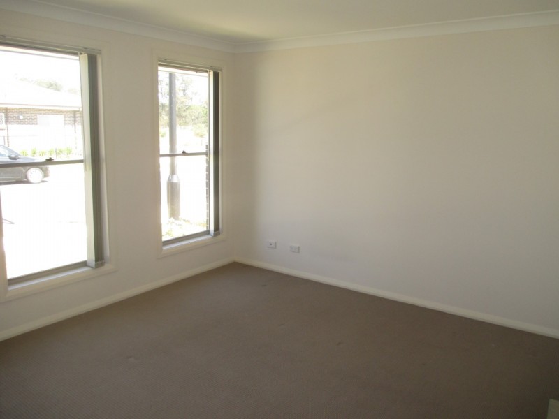 12 Stawell Street, Ropes Crossing NSW 2760