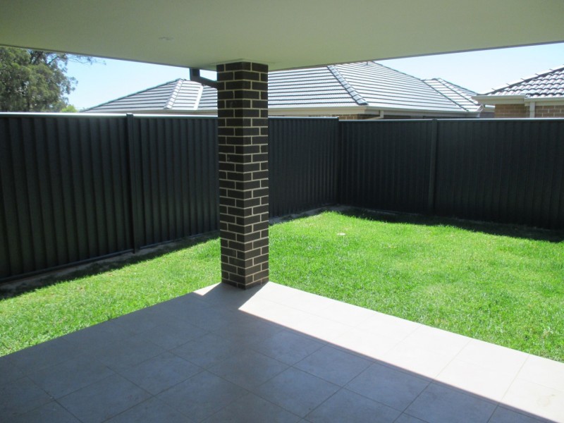 12 Stawell Street, Ropes Crossing NSW 2760