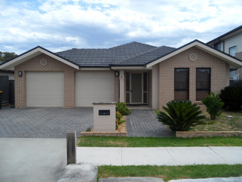 5 Nield Street, Ropes Crossing NSW 2760