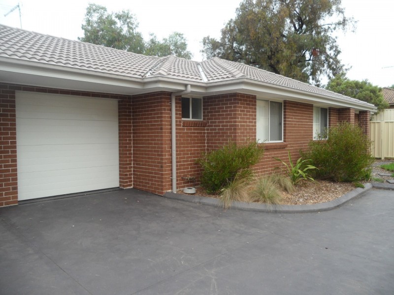 2/24 Brisbane Street, Oxley Park NSW 2760