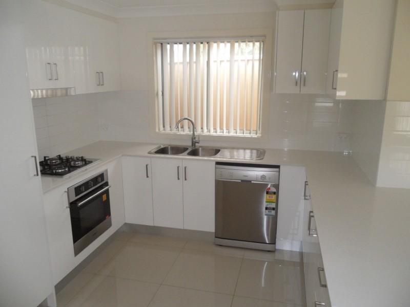 2/24 Brisbane Street, Oxley Park NSW 2760