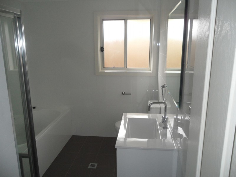 2/24 Brisbane Street, Oxley Park NSW 2760