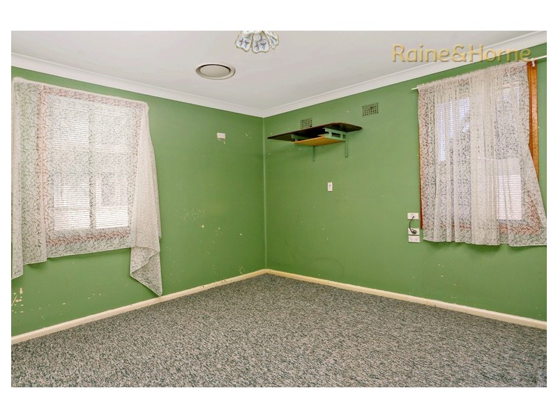 40 Lucena Crescent, Lethbridge Park NSW 2770