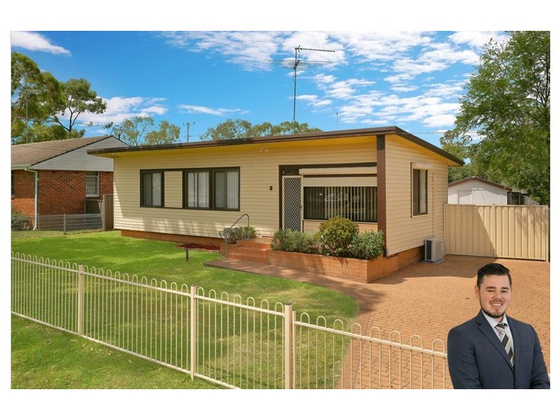 1 Aitape Crescent, Whalan NSW 2770