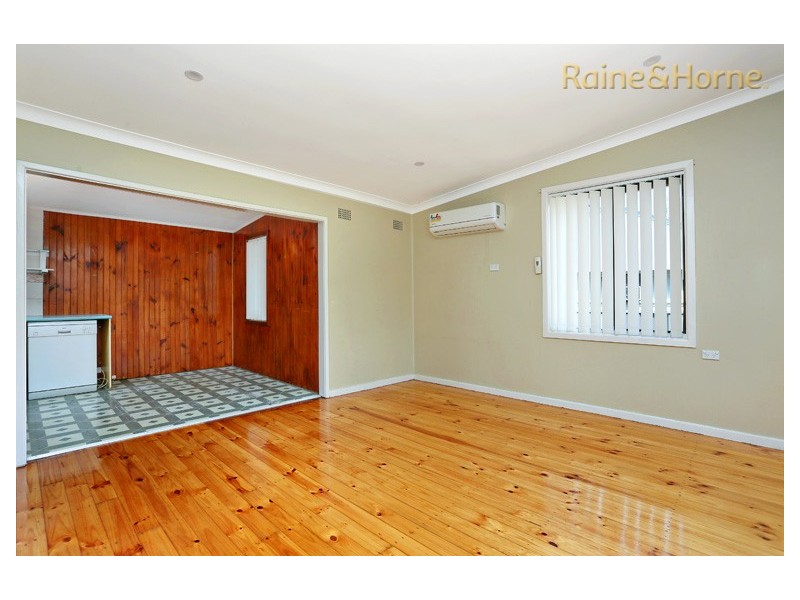 1 Aitape Crescent, Whalan NSW 2770