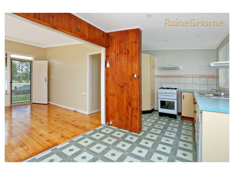 1 Aitape Crescent, Whalan NSW 2770