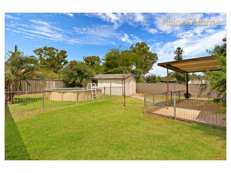 1 Aitape Crescent, Whalan NSW 2770