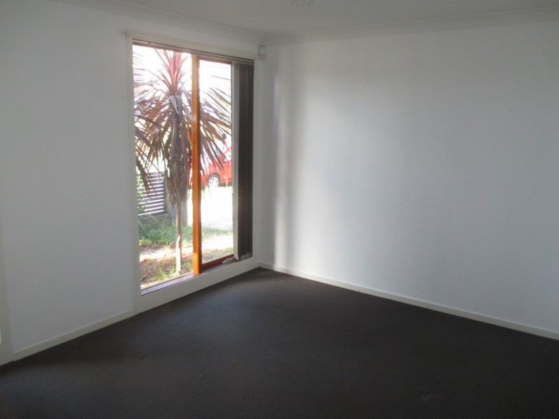 8A Dunlop Avenue, Ropes Crossing NSW 2760