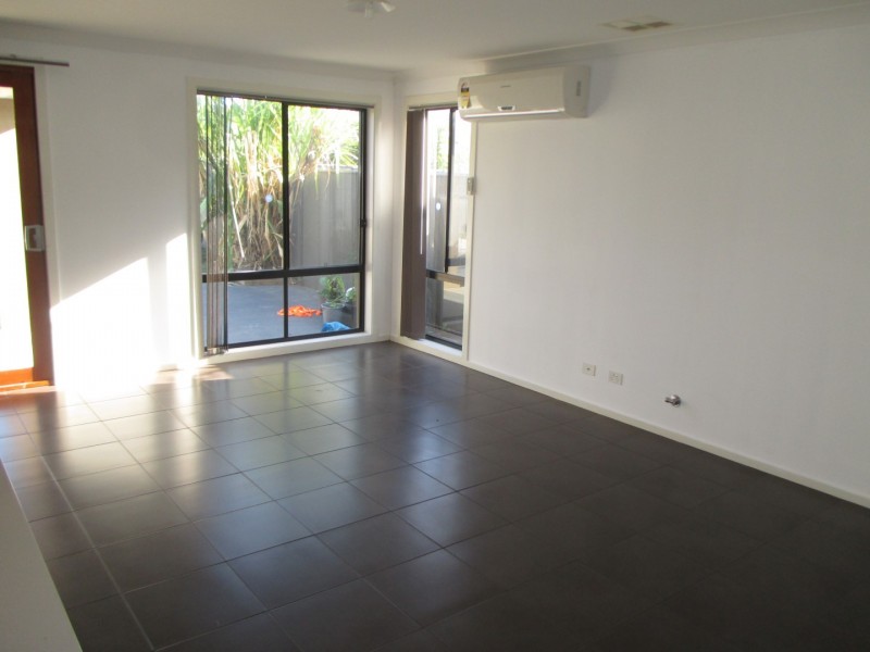 8A Dunlop Avenue, Ropes Crossing NSW 2760