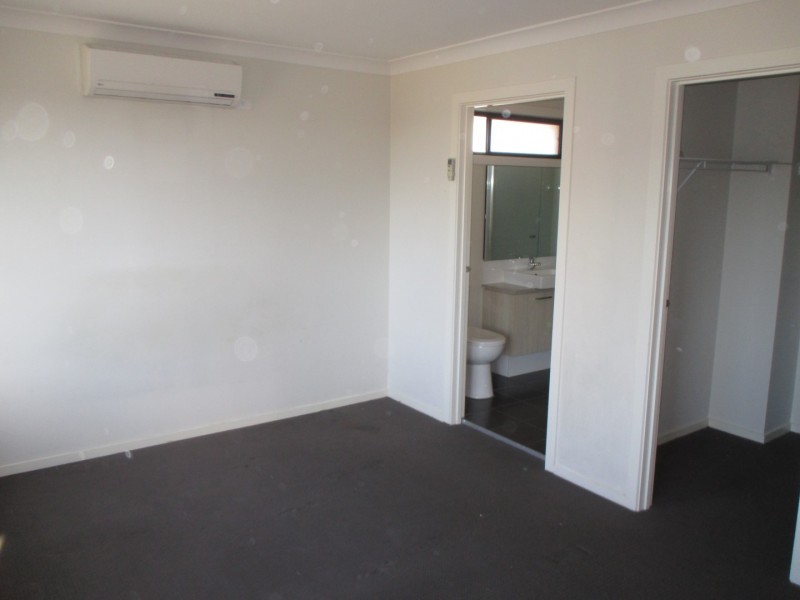 8A Dunlop Avenue, Ropes Crossing NSW 2760