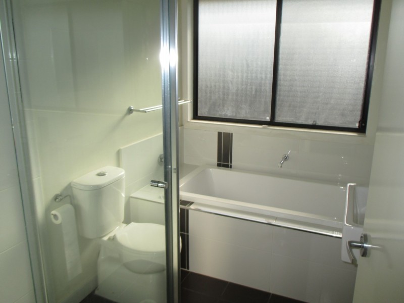 8A Dunlop Avenue, Ropes Crossing NSW 2760