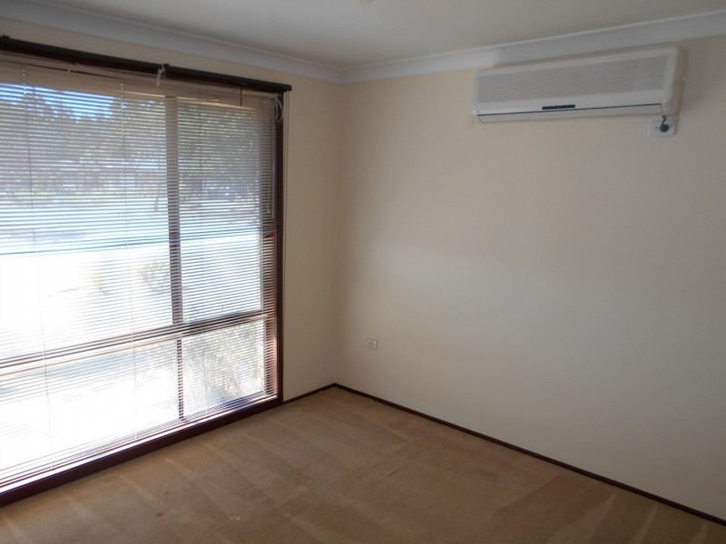 1 Seattle Close, St Clair NSW 2759