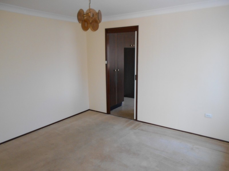 1 Seattle Close, St Clair NSW 2759