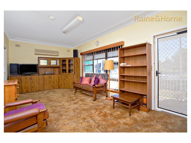 21 Macleay Crescent, St Marys NSW 2760