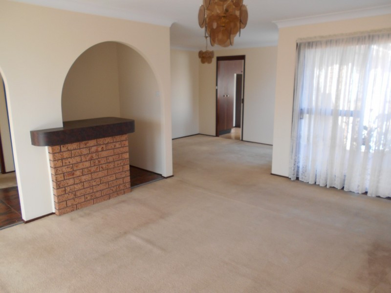 1 Seattle Close, St Clair NSW 2759