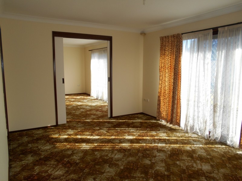 1 Seattle Close, St Clair NSW 2759