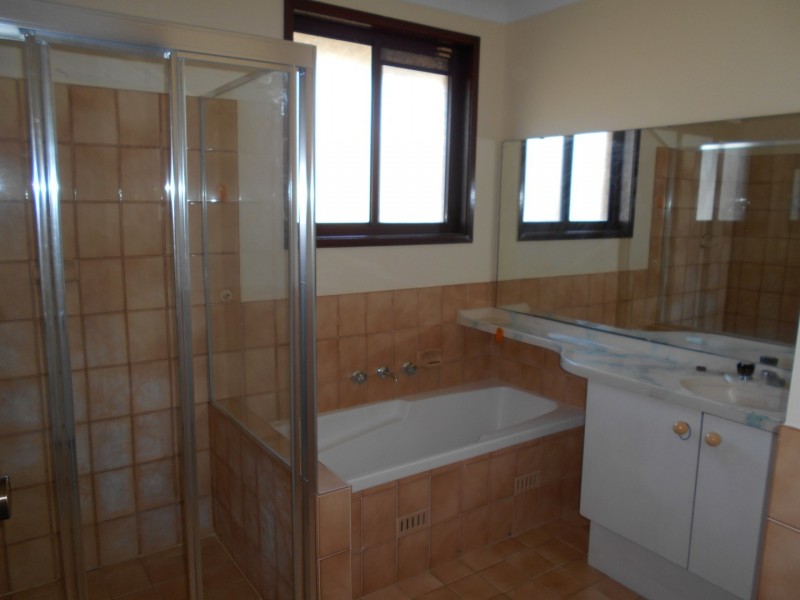 1 Seattle Close, St Clair NSW 2759