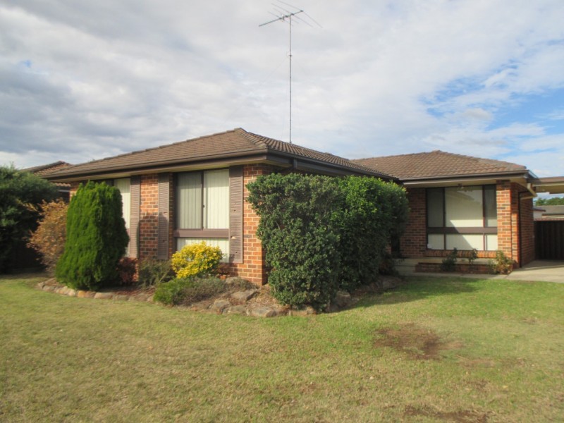 36 Solander Drive, St Clair NSW 2759