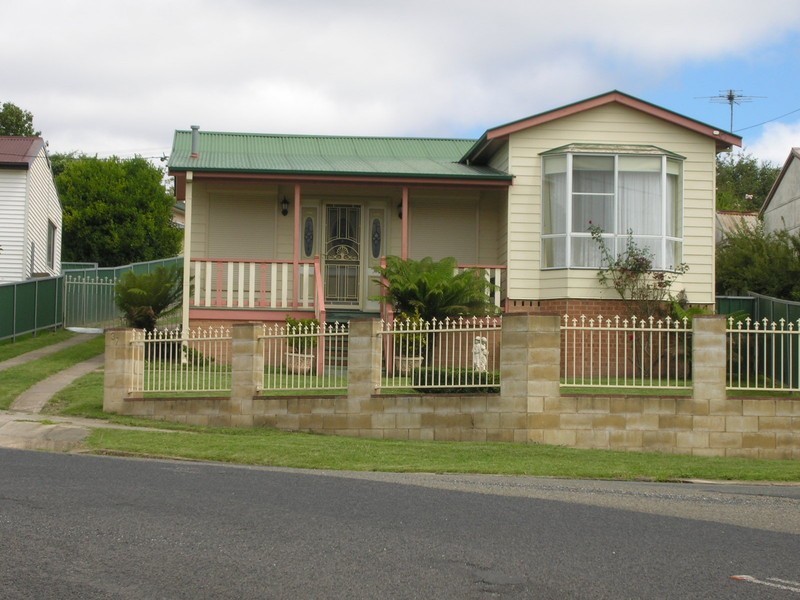 37 Bayonet  Street, Lithgow NSW 2790