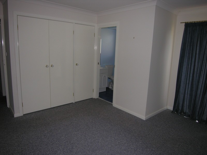 4 CLARET ASH AVE, Lithgow NSW 2790