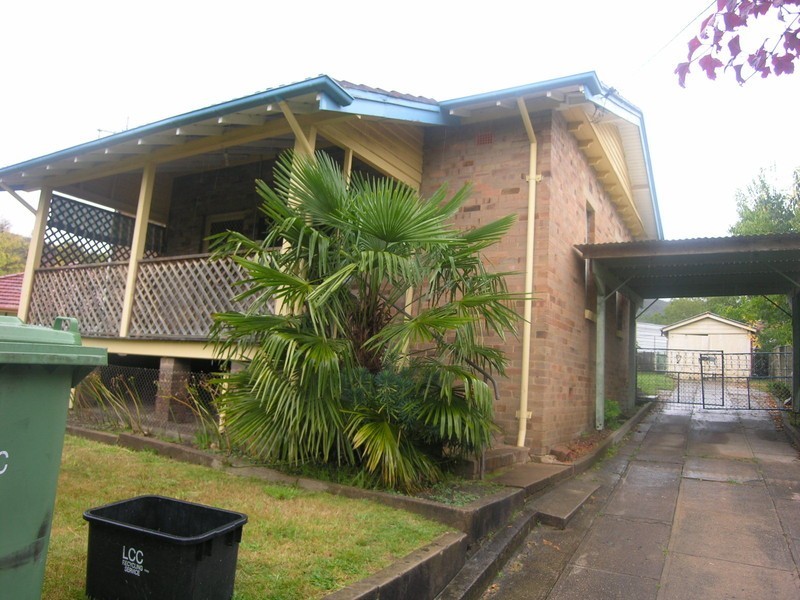 2 MENA PLACE, Lithgow NSW 2790