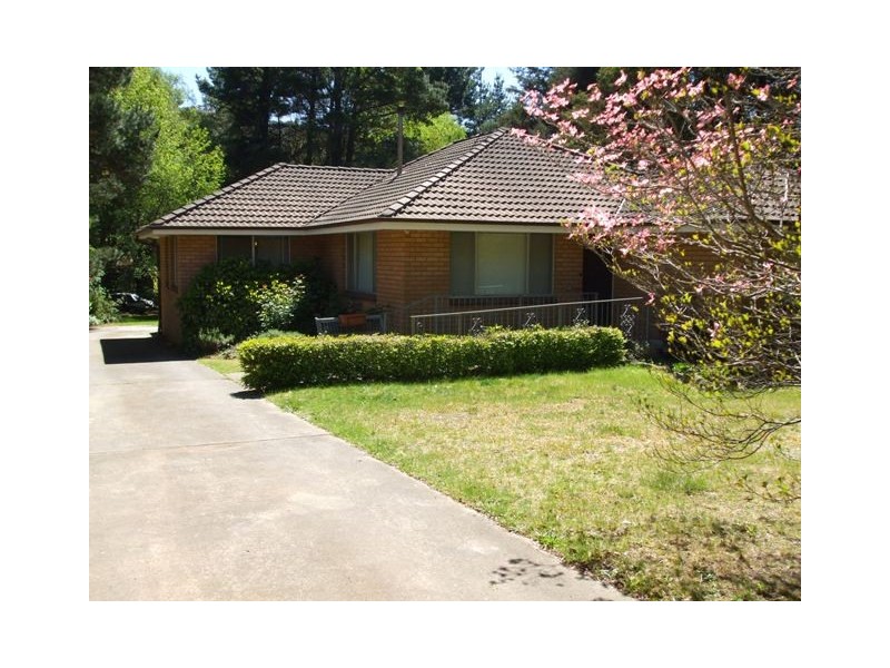 24 Scott Avenue, Leura NSW 2780