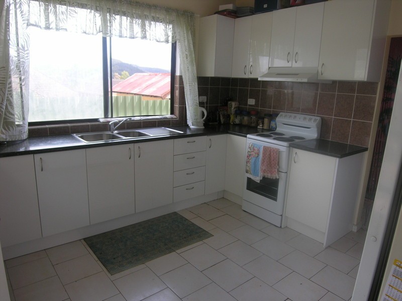 12 ESKBANK STREET, Lithgow NSW 2790