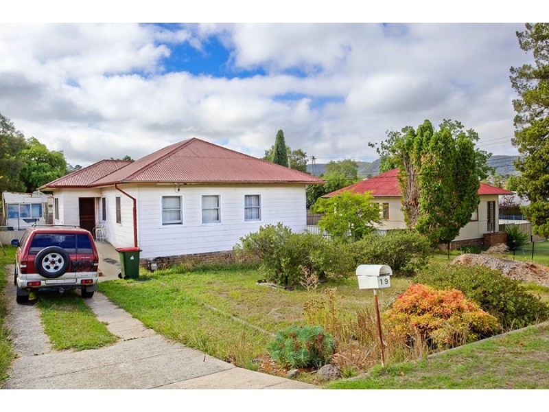 19 Lockyer Street, Lithgow NSW 2790