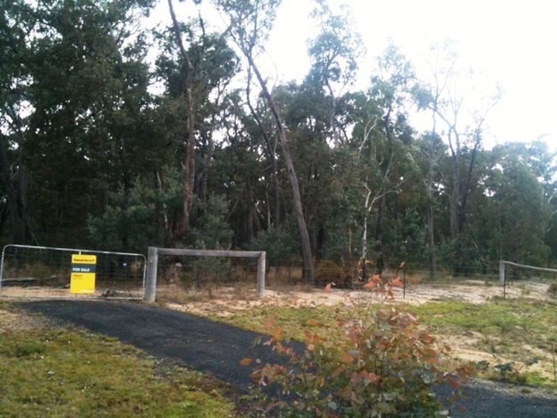 42 Borrowpit Road, Meadow Flat NSW 2795