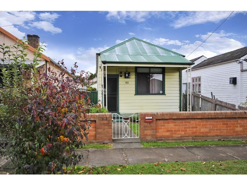 90 Laurence Street, Lithgow NSW 2790