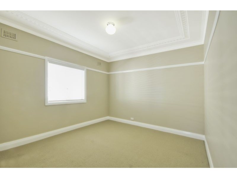 37 Martini Parade, Lithgow NSW 2790