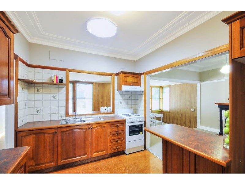 37 Martini Parade, Lithgow NSW 2790