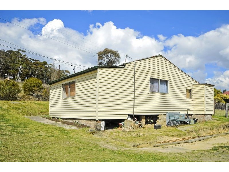 64 Bells Road, Lithgow NSW 2790