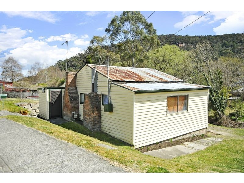 64 Bells Road, Lithgow NSW 2790