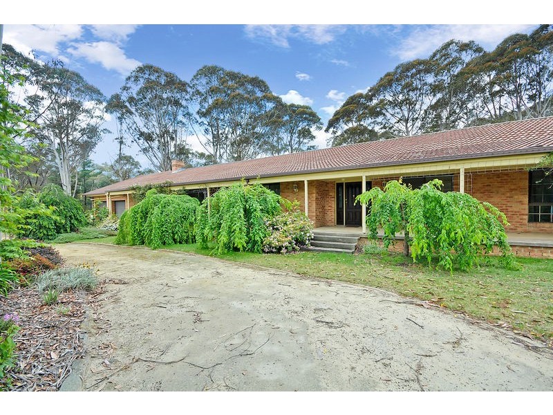 18 Ray Crescent, Lithgow NSW 2790