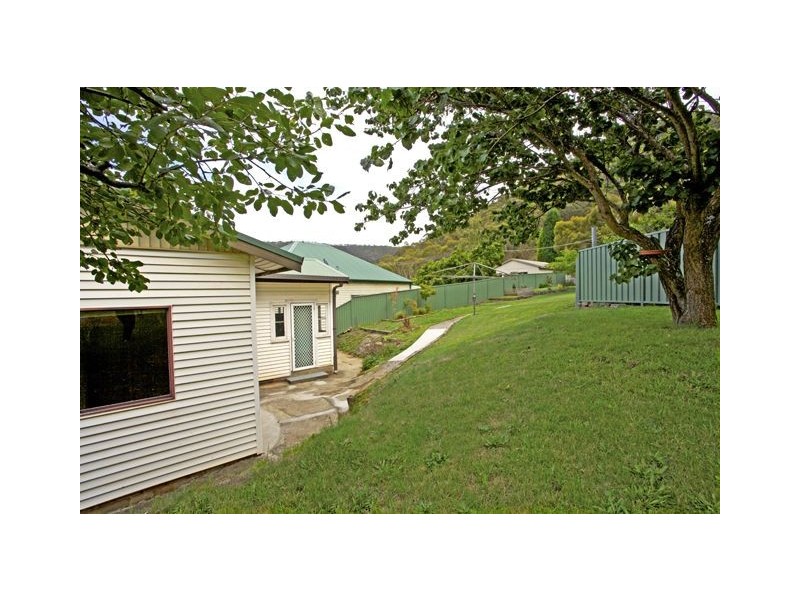 122 Sandford Avenue, Lithgow NSW 2790