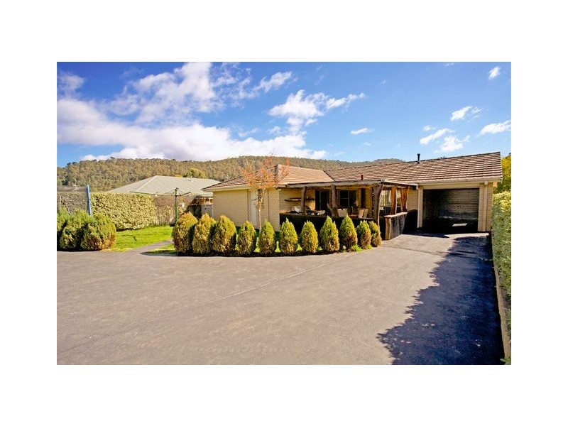 95 Inch Street, Lithgow NSW 2790