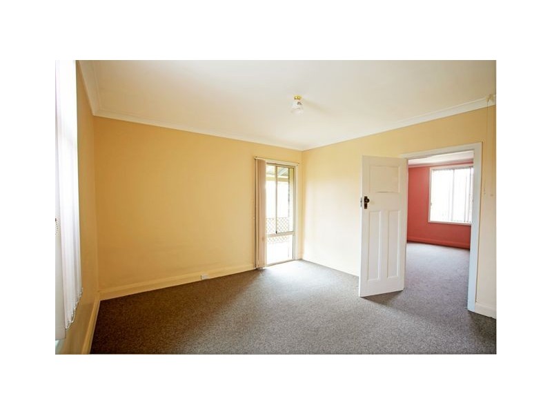 2 MENA PLACE, Lithgow NSW 2790